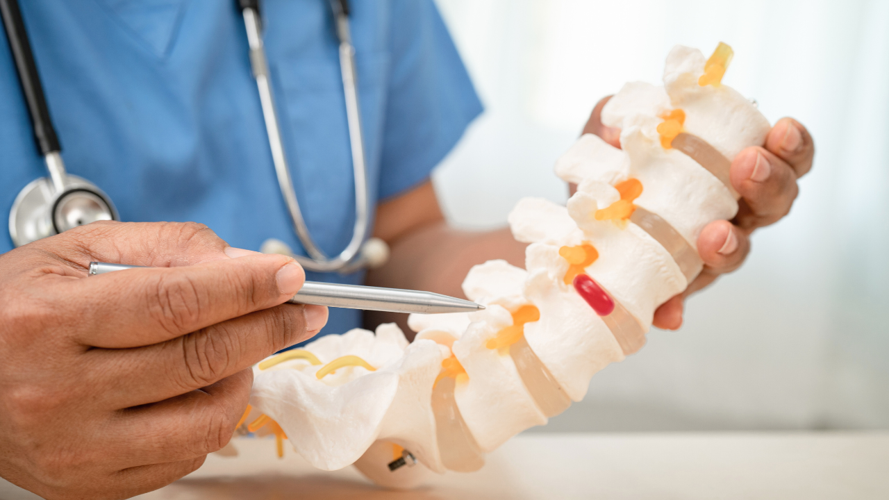 Sciatica chiropractor providing spinal decompression care in Fort Lauderdale