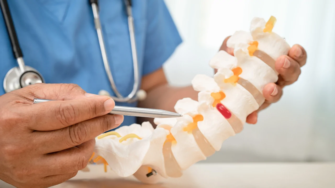 Sciatica chiropractor providing spinal decompression care in Fort Lauderdale